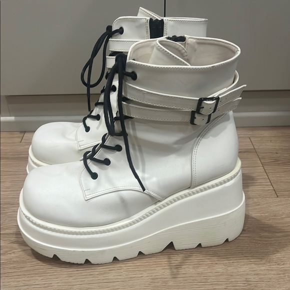 White Shaker 52 - Picture 2 of 10